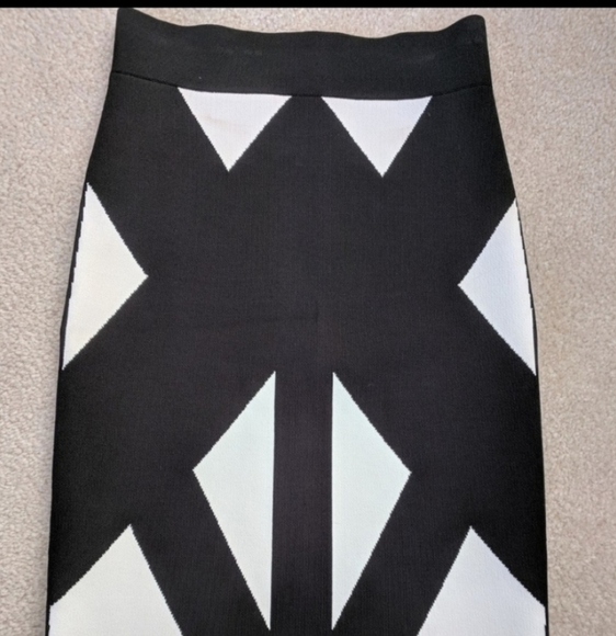 BCBG bandage Leger, -stretch style pencil skirt - Picture 7 of 7